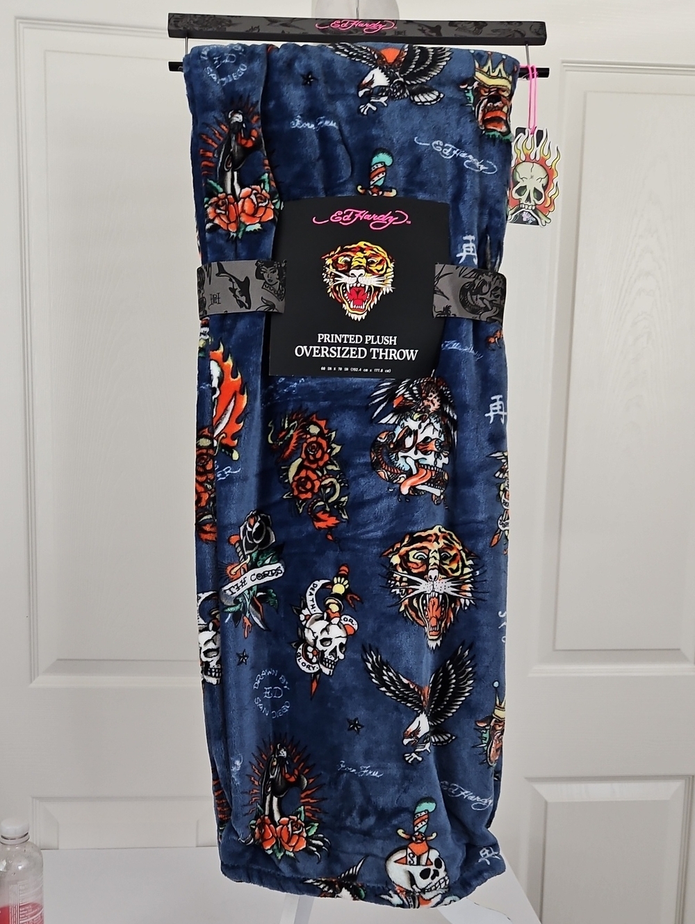 Ed Hardy NWT Plush Oversized Throw